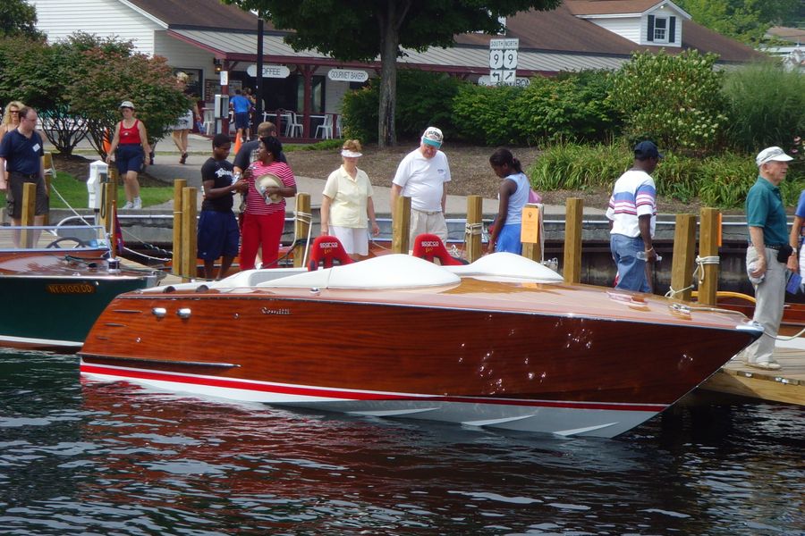 Rare 24' Comitti Mahogany Lake Racer