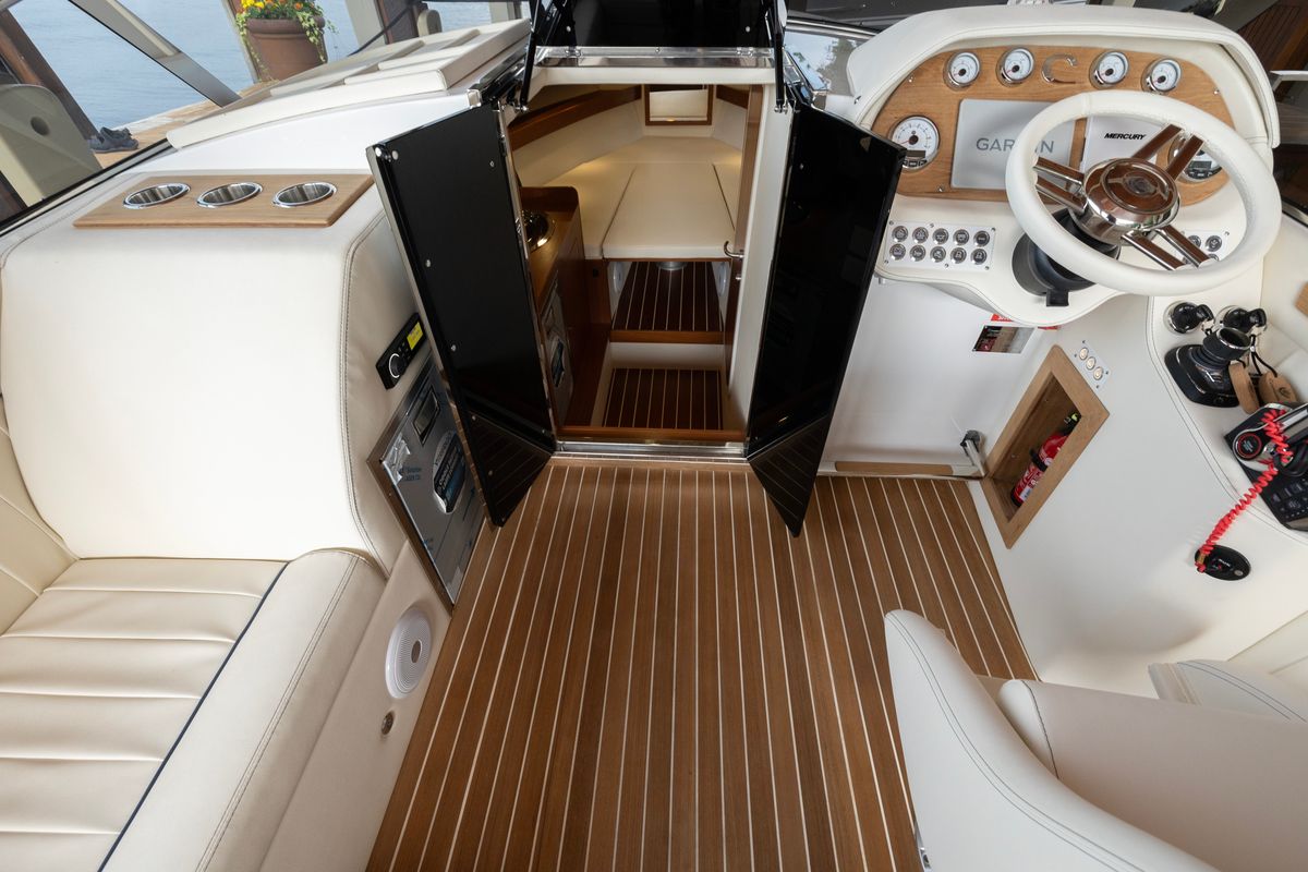 2024 Comitti Venezia 31 Classic Teak