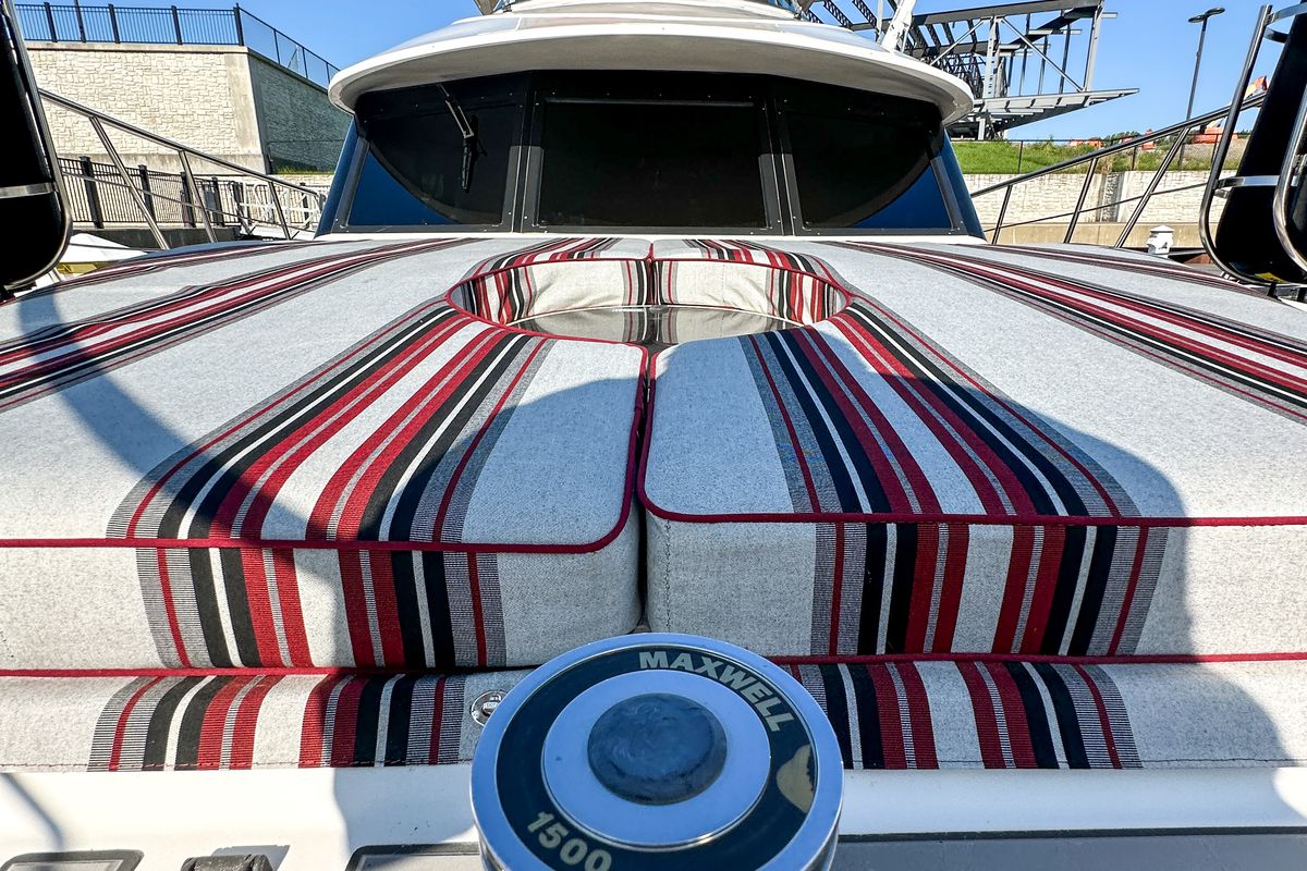 2012 Bluewater 5200 Custom Series Yacht