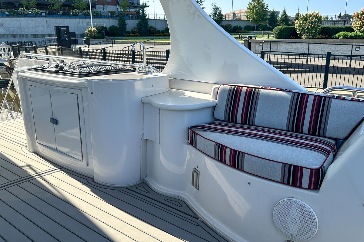 2012 Bluewater 5200 Custom Series Yacht