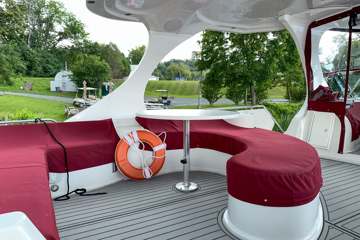 2012 Bluewater 5200 Custom Series Yacht