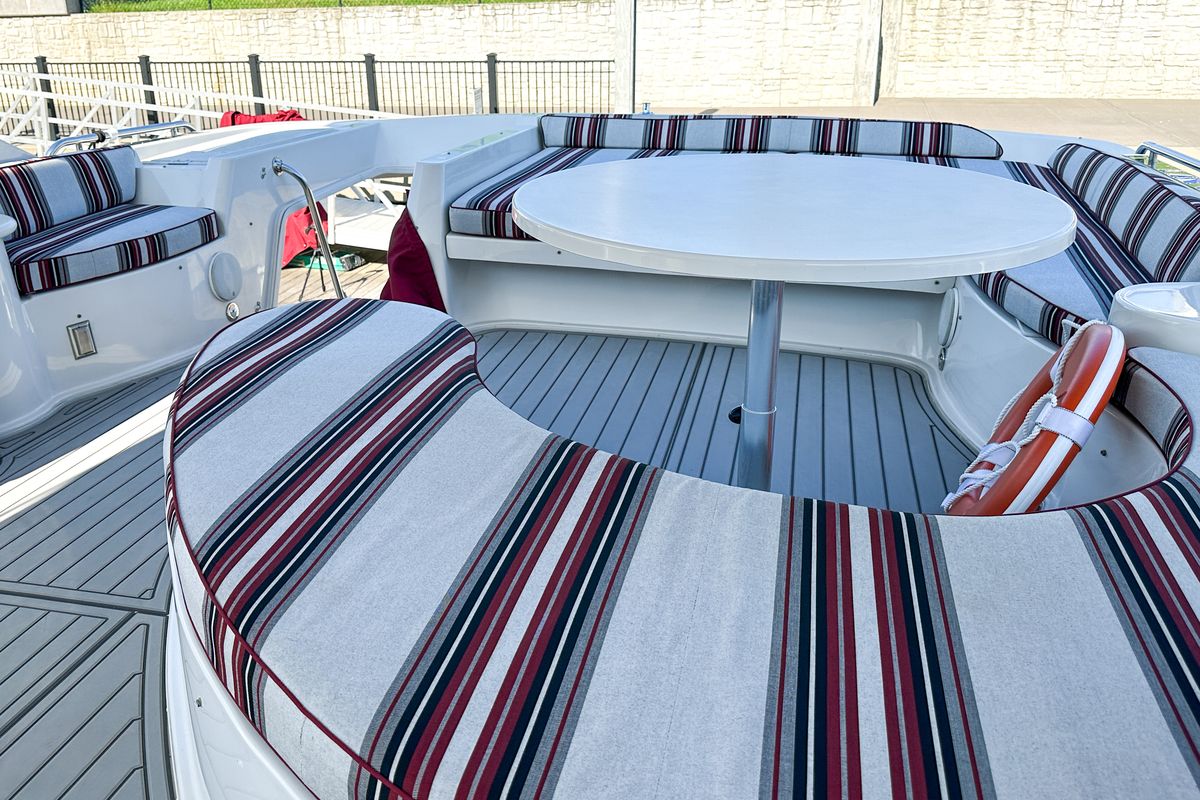 2012 Bluewater 5200 Custom Series Yacht