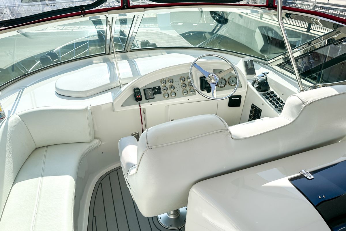 2012 Bluewater 5200 Custom Series Yacht