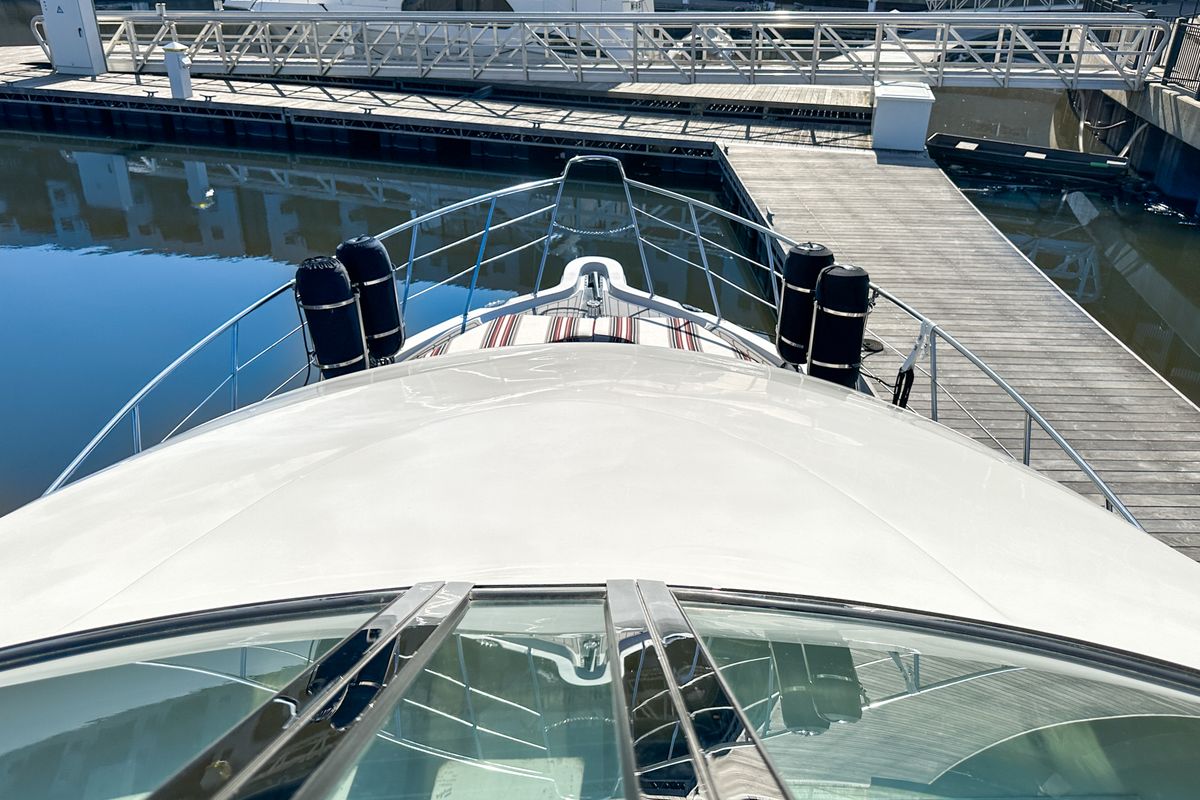 2012 Bluewater 5200 Custom Series Yacht