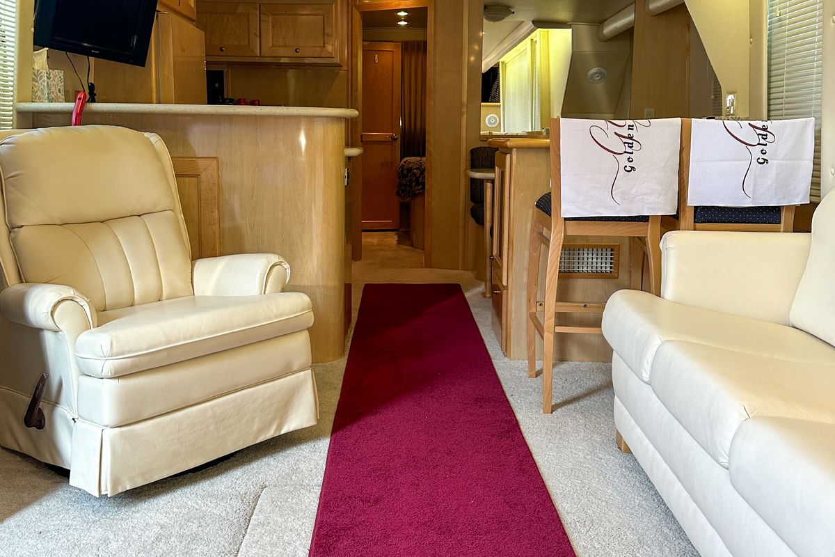 2012 Bluewater 5200 Custom Series Yacht