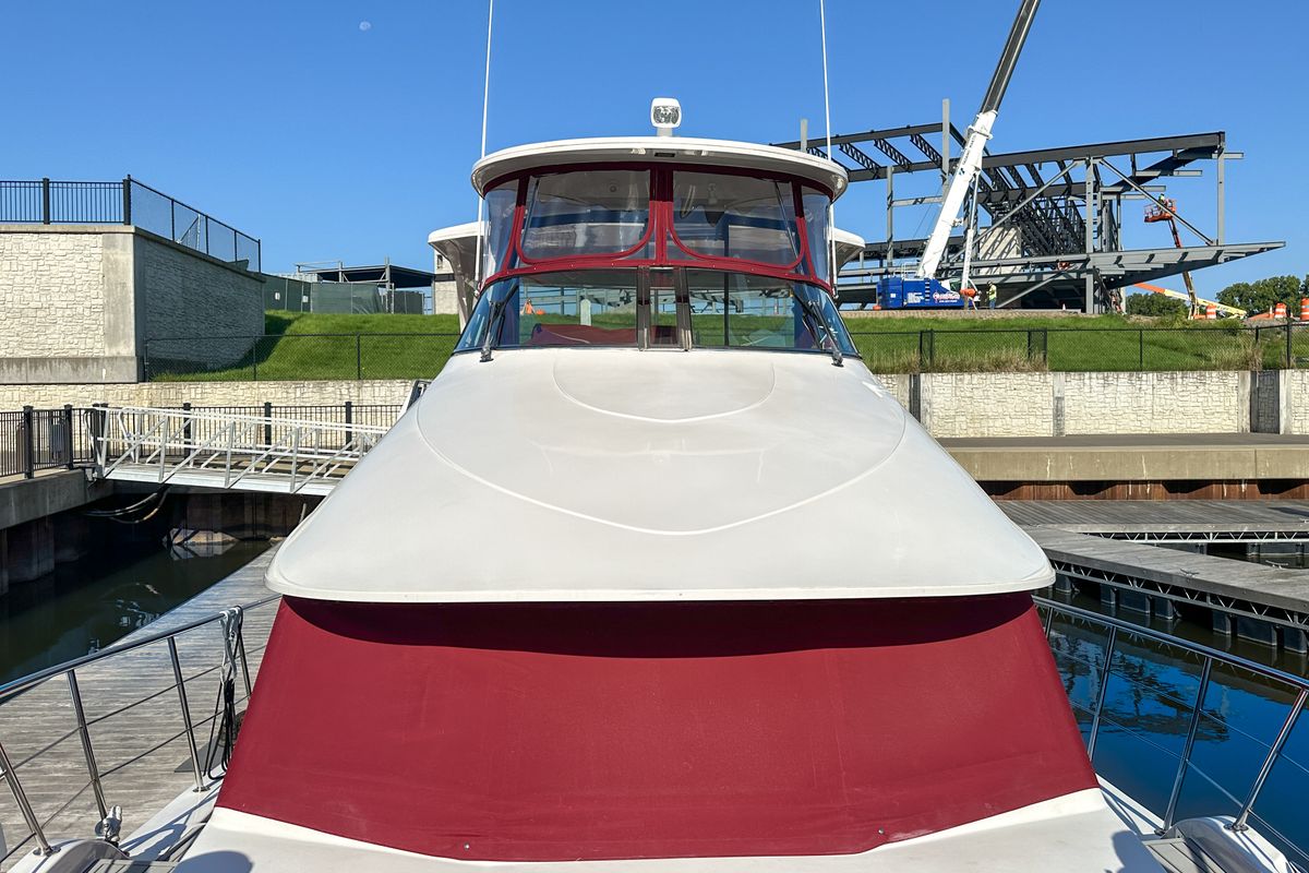 2012 Bluewater 5200 Custom Series Yacht