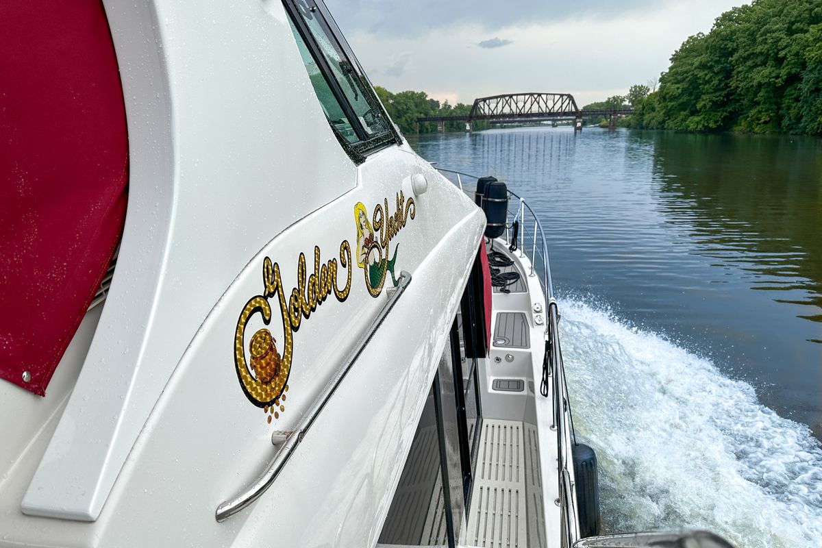 2012 Bluewater 5200 Custom Series Yacht