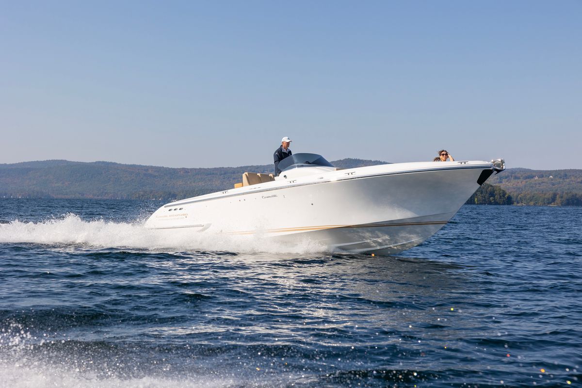 2022 Comitti Isola 33 Sterndrive