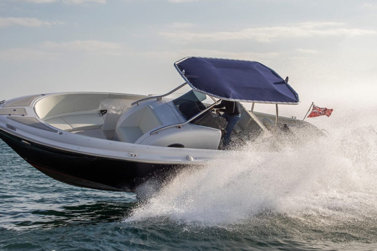 2024 Comitti Isola 33 T-Top Outboard