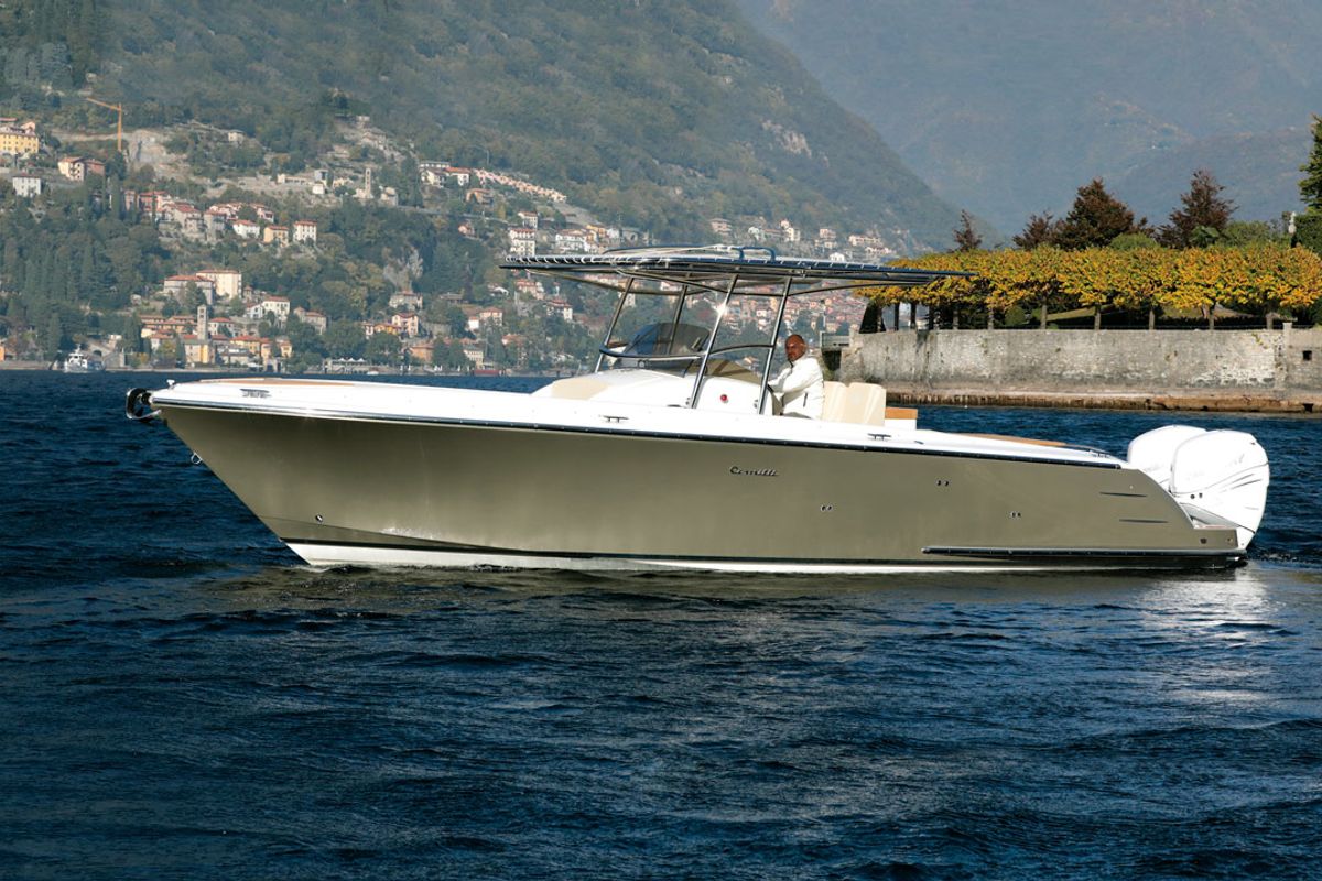 2024 Comitti Isola 33 T-Top Outboard